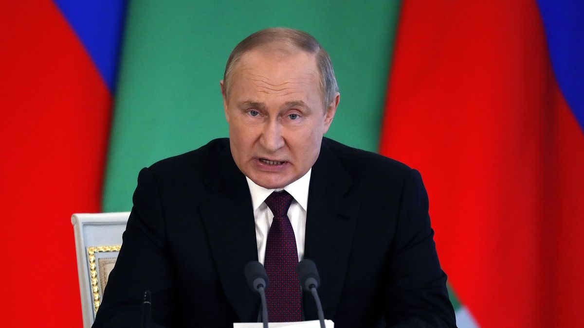 Russian President Vladimir Putin during a joint press conference with the President of Turkmenistan Serdar Berdimuhamedow (not pictured) following their meeting in Moscow, Russia, 10 June 2022. The Turkmen president is on an official visit in Moscow. EPA/YURI KOCHETKOV / POOL Dostawca: PAP/EPA.