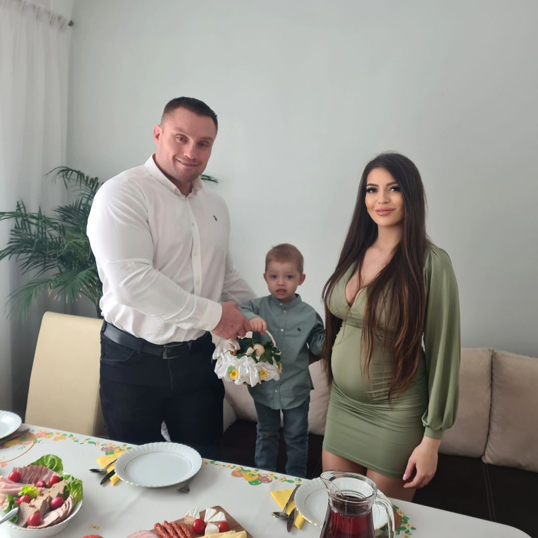 Easter at TTV Star.  Krzysztof Radzikowski's girlfriend glows during pregnancy