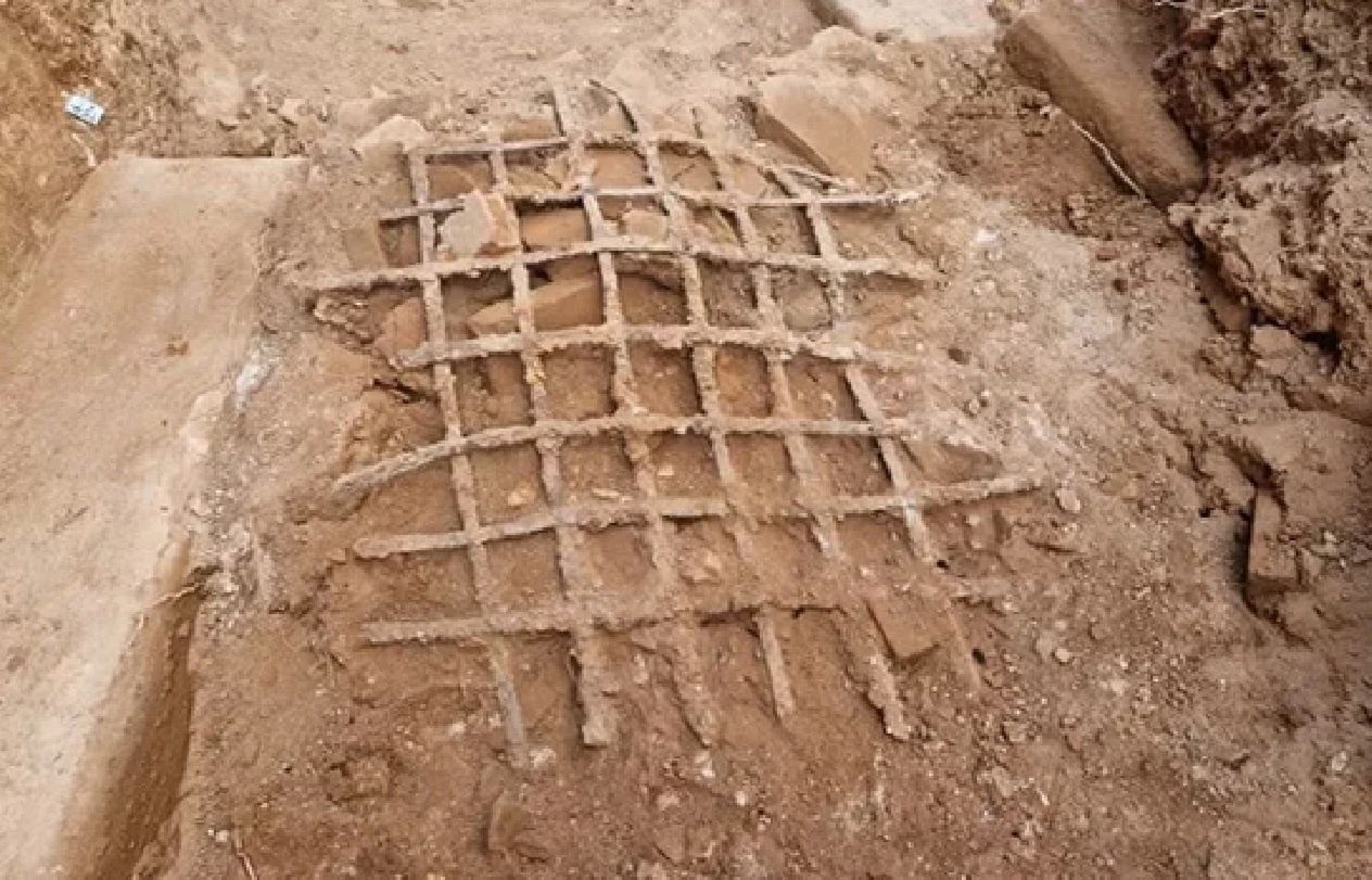 Archeolodzy znaleźli niecodzienny artefakt. "Pod ziemią jest tego więcej"