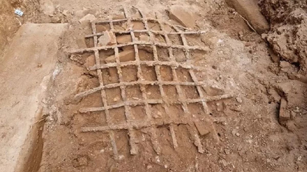 Żelazna krata odnaleziona w mieście Merida.