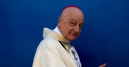 Nabijali się z polskiego Kościoła. Teraz twórcy serialu "Ekler" mają problem