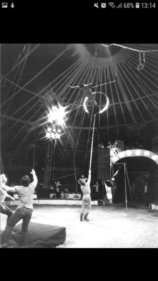 Jeden z trudniejszym numerów cyrkowych wykonywanych przez Sławomira Jankowskiego