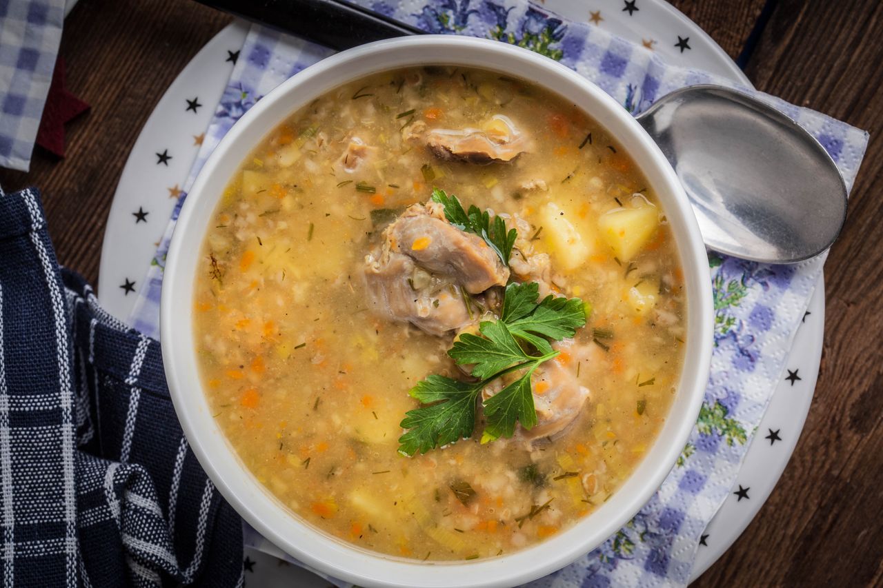 Tyrolski krupnik na wędzonce. Aromatyczny i sycący
