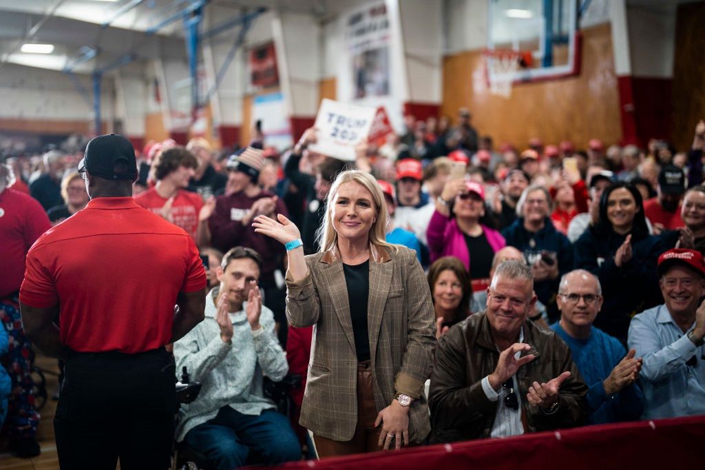 Donald Trump, biały dom, rzecznik prasowy Broniła polityki Trumpa. Zostanie najmłodszą sekretarz prasową