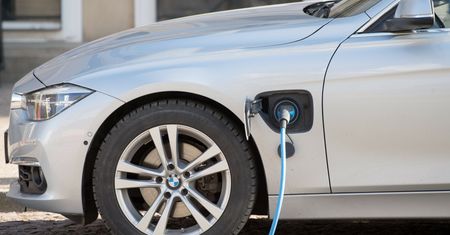 Polska zacofana w elektromobilności. Jak zdążyć do 2035 roku?