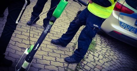 Zatrzymali go na hulajnodze. Dostał mandat 2,5 tys. zł