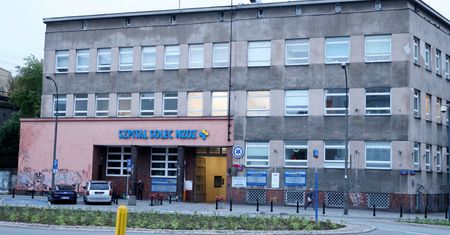 Zaniedbania w szpitalu. Dokumentacja medyczna w piwnicy z grzybem i bez zabezpieczeń