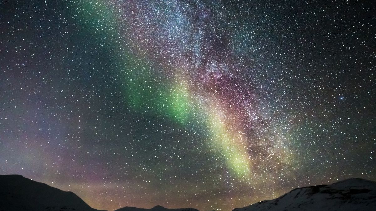 Zorza polarna to niezwykłe zjawisko, które warto obserwować.