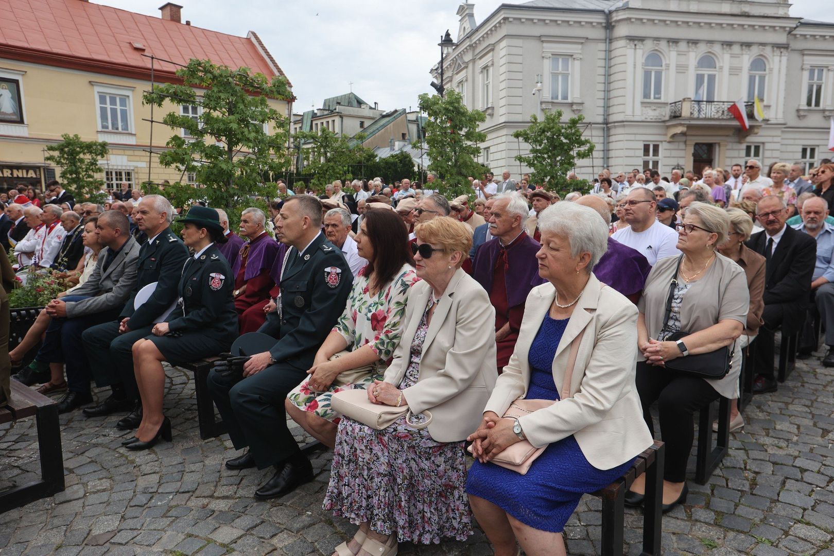 Tłumy wiernych na głównej procesji Bożego Ciała w Rzeszowie