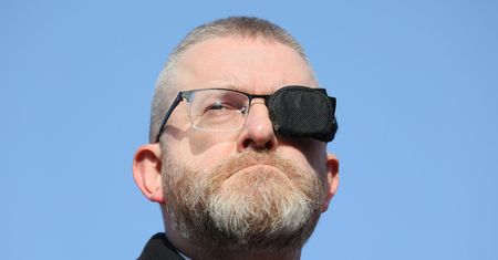 Poparcie dla partii Brauna spada. Jest nowy sondaż