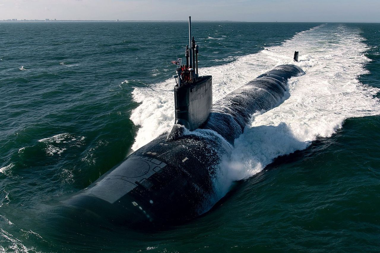 Okręt podwodny USS Montana podczas testów