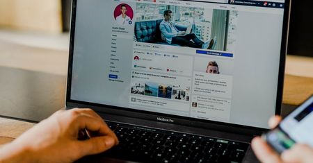 Nowy Facebook nie przypadł ci do gustu? Podpowiadamy, jak przywrócić stary wygląd