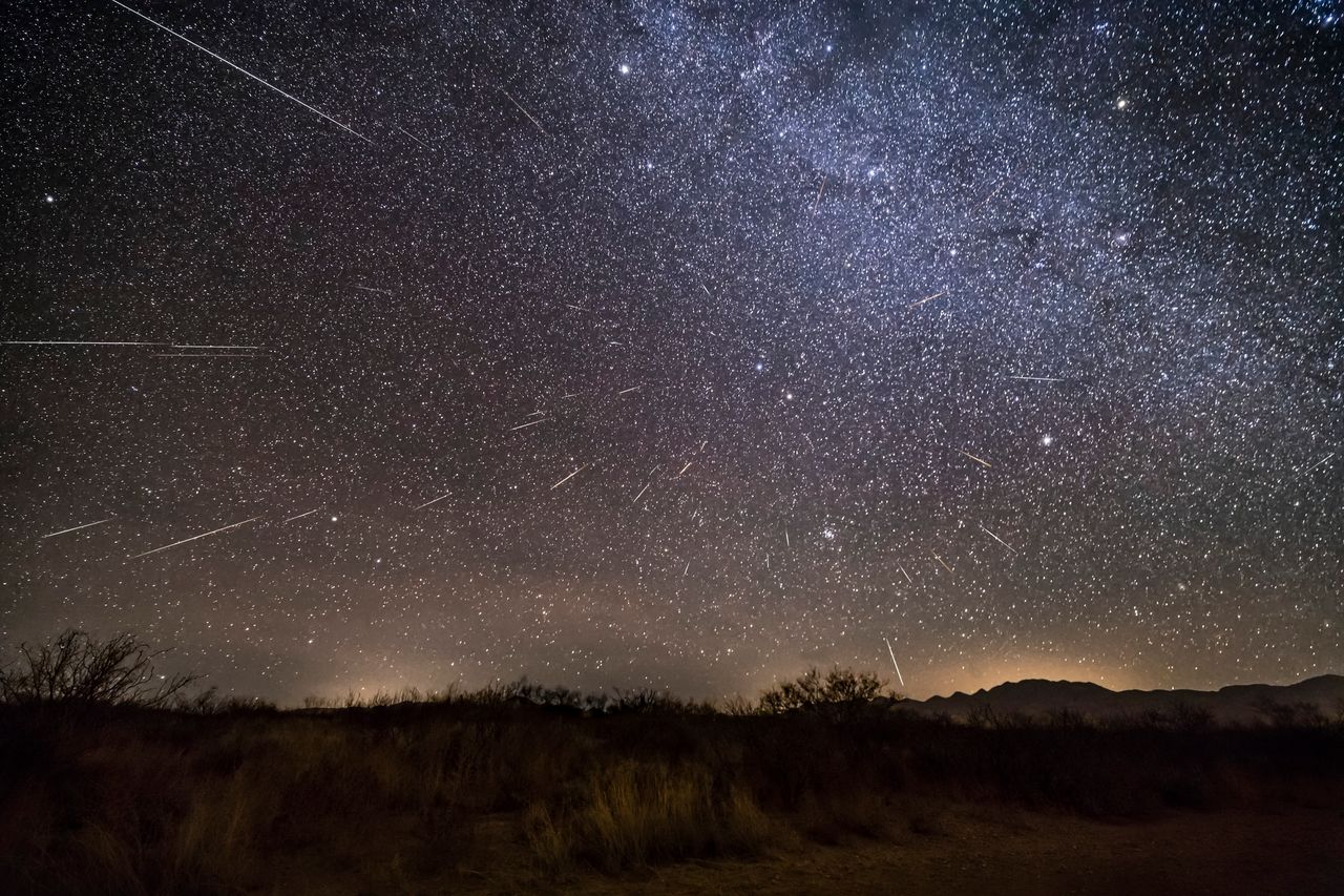 Japończycy chcą oświetlić niebo sztucznymi meteorami. Przygotowania już prawie skończone