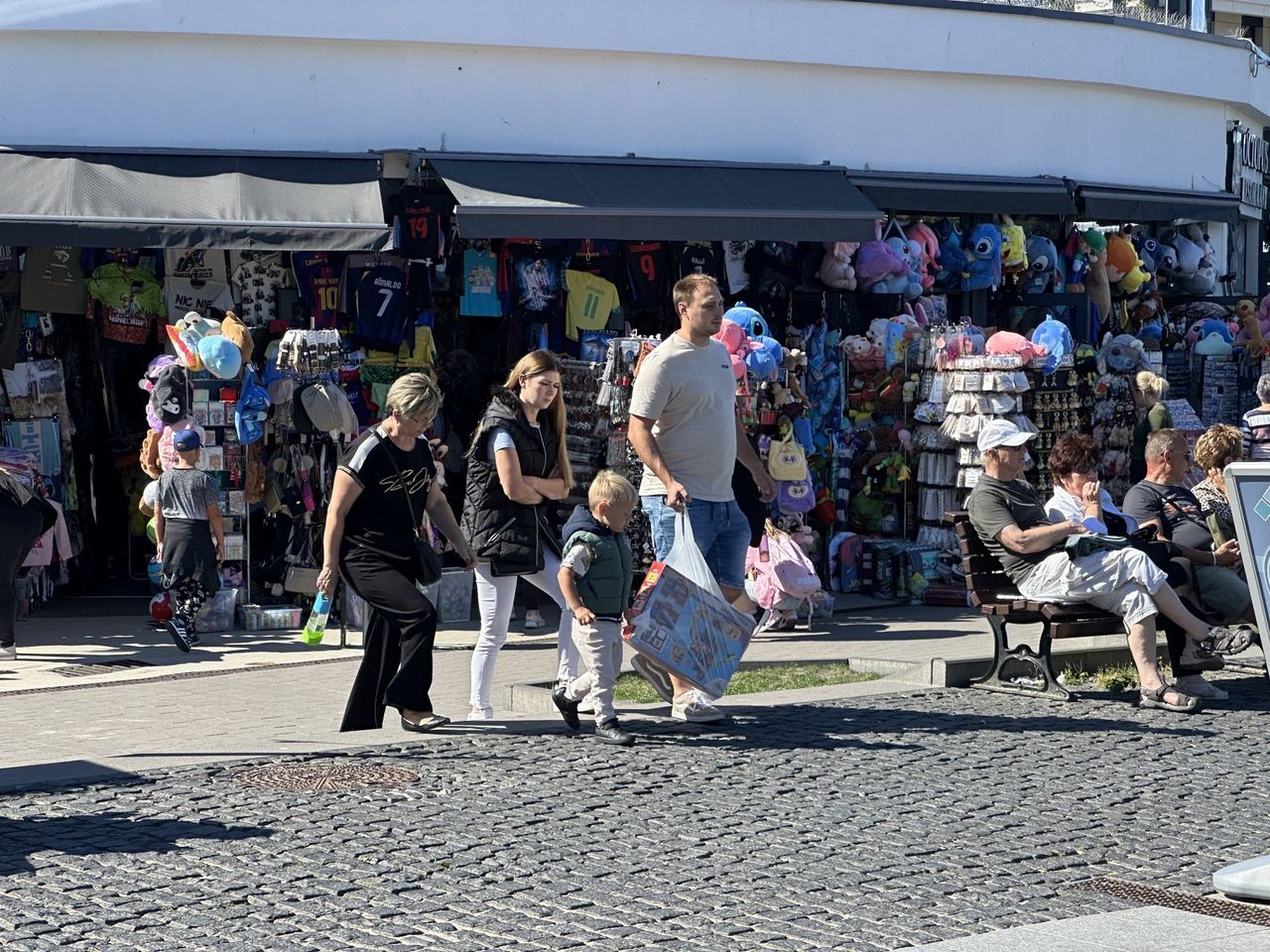 Międzyzdroje: We wrześniu. Turyści wygrali! Pogoda dopisała, a intruzów przegonił wiatr