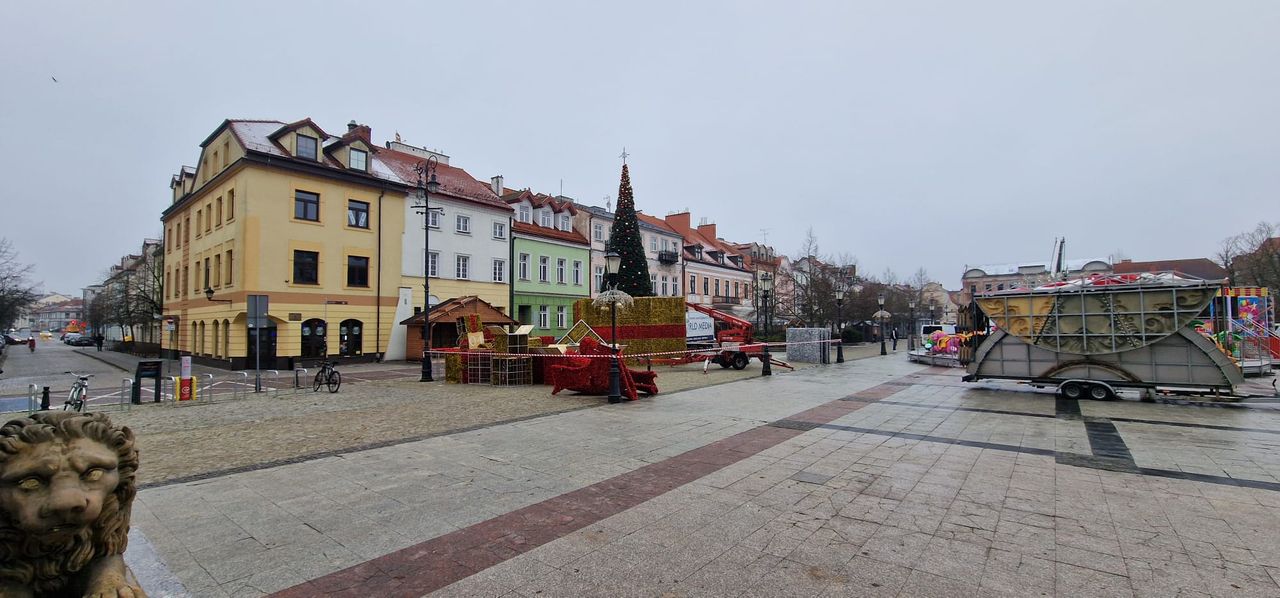 Rynek w Płocku zamieni się w Wioskę Świętego Mikołaja. Powstaje lodowisko i masa świątecznych atrakcji