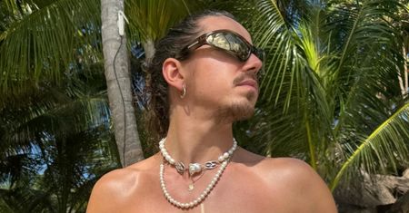 Michał Szpak nie jest na wakacjach sam. Towarzystwa dotrzymuje mu znany RAPER! "Niespodziewane" (FOTO)