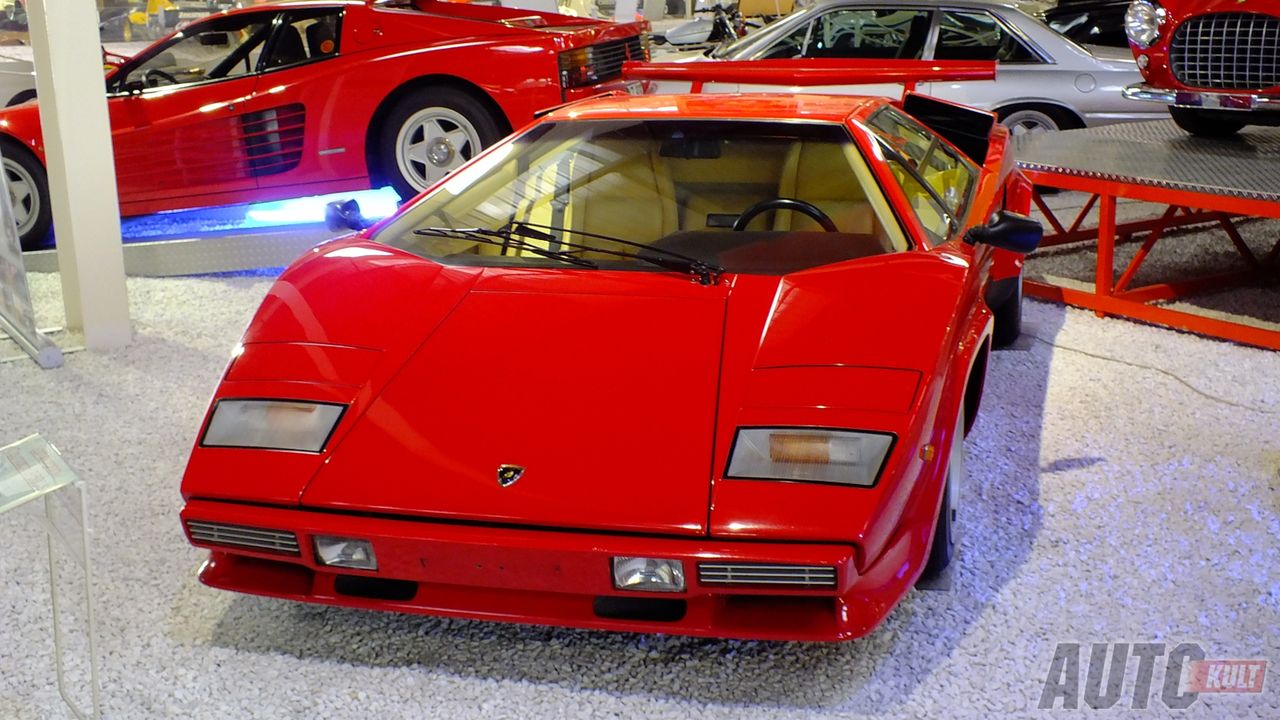 1986 Lamborgini Countach LP 500 S (2) 1986 Lamborgini Countach LP 500 S