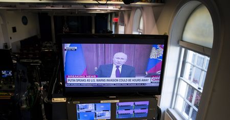 Były rywal Putina krytykuje Zachód. "Zanim zareaguje, Rosjanie przestawią bramki na Warszawę"