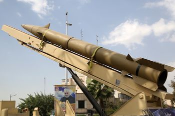 Iran znów się zbroi. Statki płyną z Chin