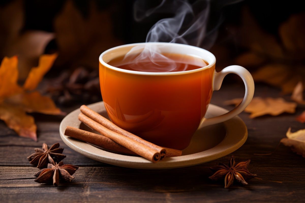 Pij jesienią zamiast herbaty. Rozgrzewa i stawia na nogi w przeziębieniu