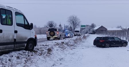 Zmienne warunki i wzmożony ruch na drogach w święta. Policja apeluje o rozwagę i ostrożność