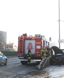 Warszawa. Auto wjechało na chodnik przy Grójeckiej. Nie żyje kobieta