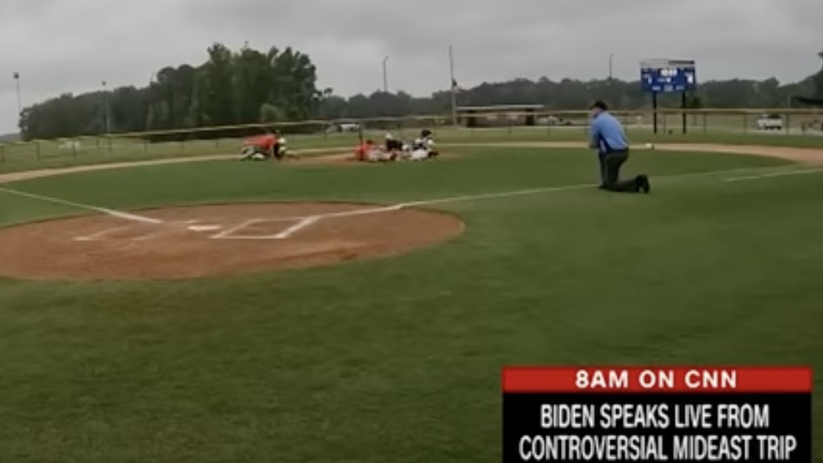 Podczas meczu dzieci padły strzały 
