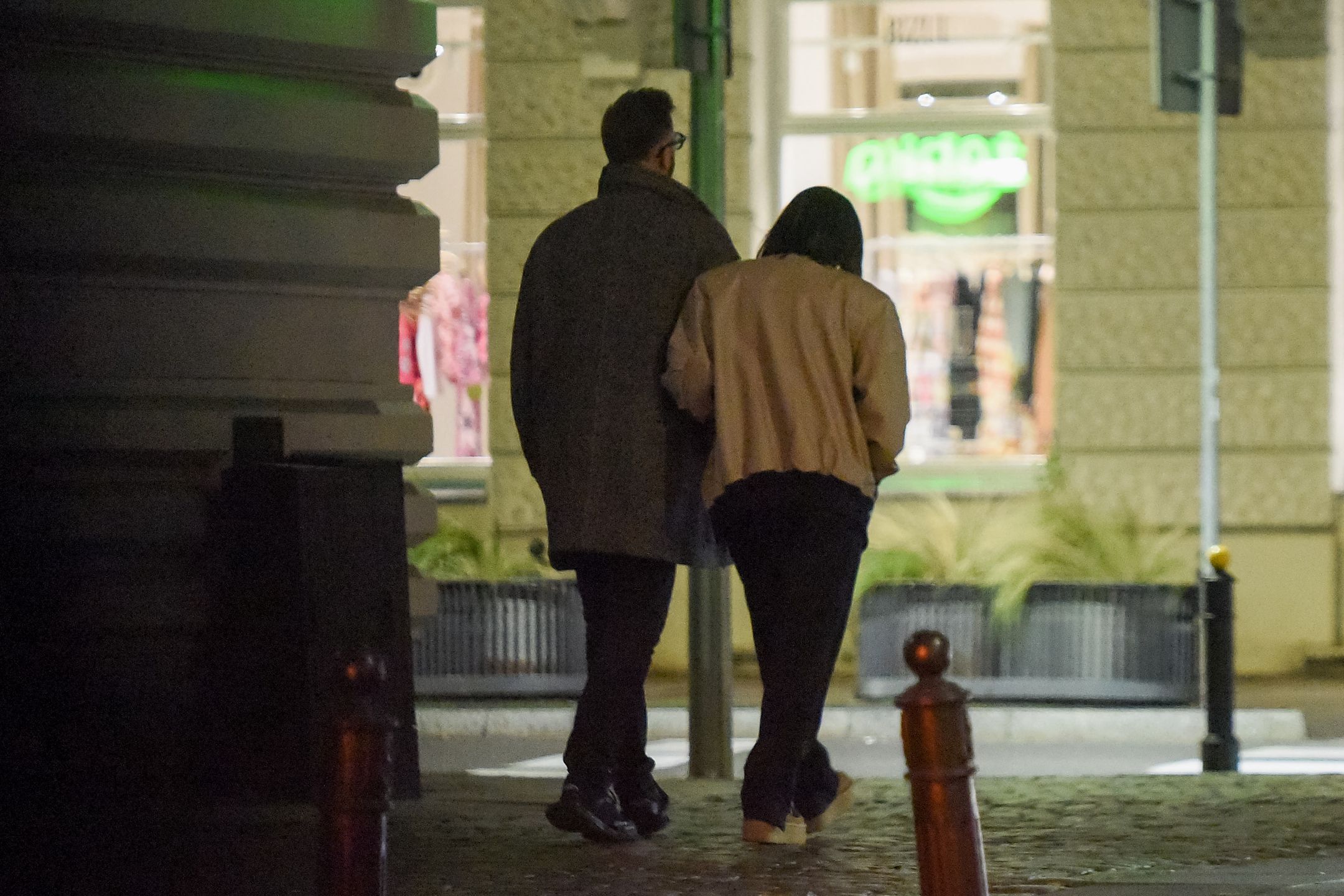 Sara i Artur Borucowie randkują w restauracji