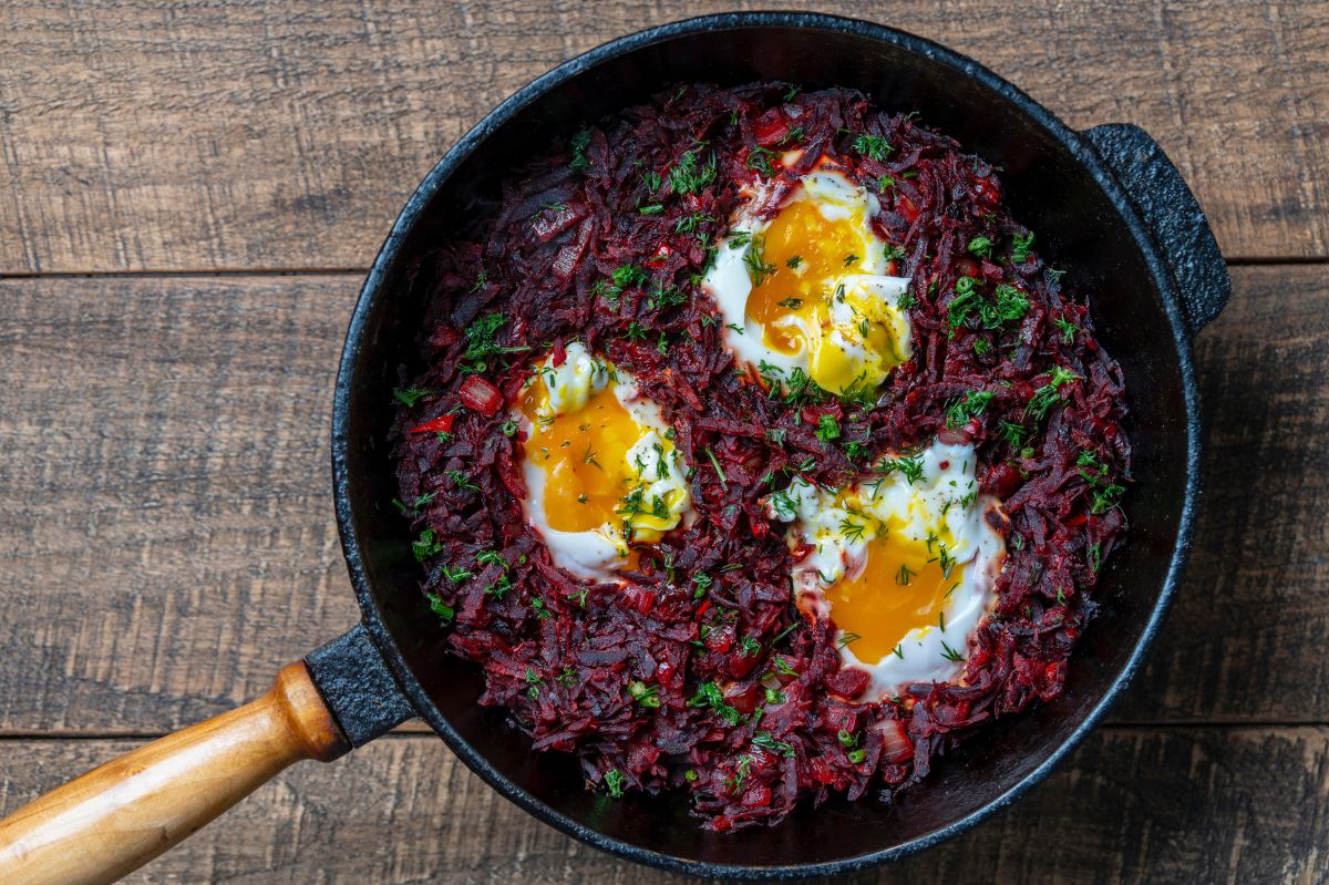 How to make beetroot shakshuka?