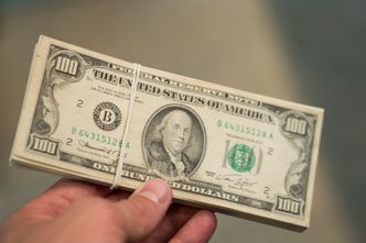 Kursy walut 07.12.2021. Wtorkowy kurs funta, euro, dolara i franka szwajcarskiego