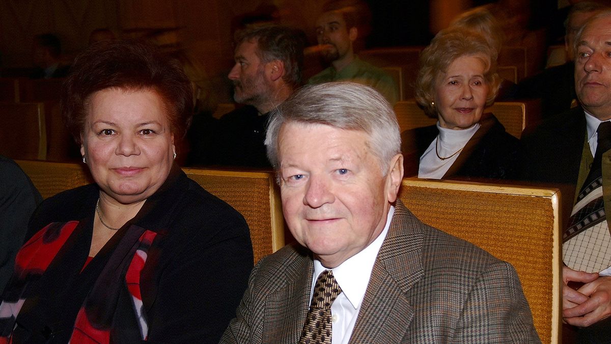 scena z: Jan KociniakSK: Benefis Mariana Opani, grudzie� 2002fot. Pro�czyk/AKPA