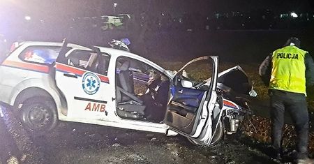 Tragiczny wypadek na Dolnym Śląsku. Zginął kierowca karetki