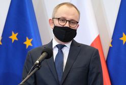 MSWiA nie widzi nic złego w publikowaniu zdjęć z telefonów migrantów