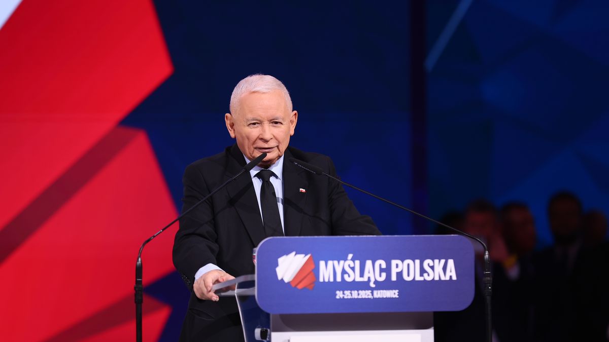 Jarosław Kaczyński podczas otwarcia konwencji  w Katowicach