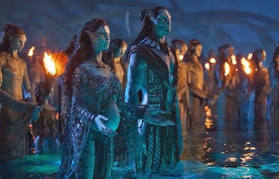 James Cameron bije własne rekordy kasowe. „Avatar: Istota wody” wyprzedza „Titanica” jako trzeci najbardziej dochodowy film wszech czasów