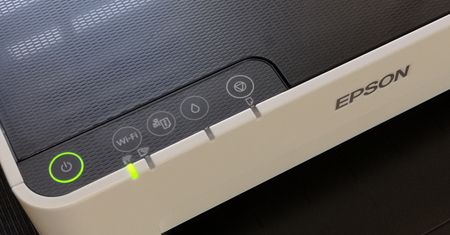 Epson EcoTank M1120. Test monochromatycznej drukarki ze stałym zasilaniem atramentem