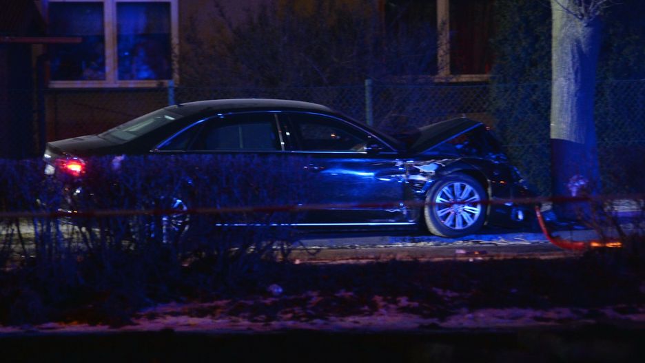 Wypadek samochodowy z udzia?em Premier Beaty Szyd?o w O?wi?cimiuFot. Lukasz Kalinowski / East News Oswiecim 10.02.2017 Kolizja kolumny rzadowej z udzialem Premier Beaty Szydlo    N/z: Miejsce kolizji samochod rzadowyLukasz Kalinowski