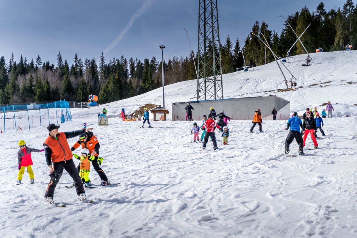 Stoki narciarskie w tym roku działają z obostrzeniami