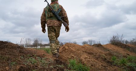 Zrzekli się obywatelstwa ukraińskiego. Teraz muszą płacić haracz