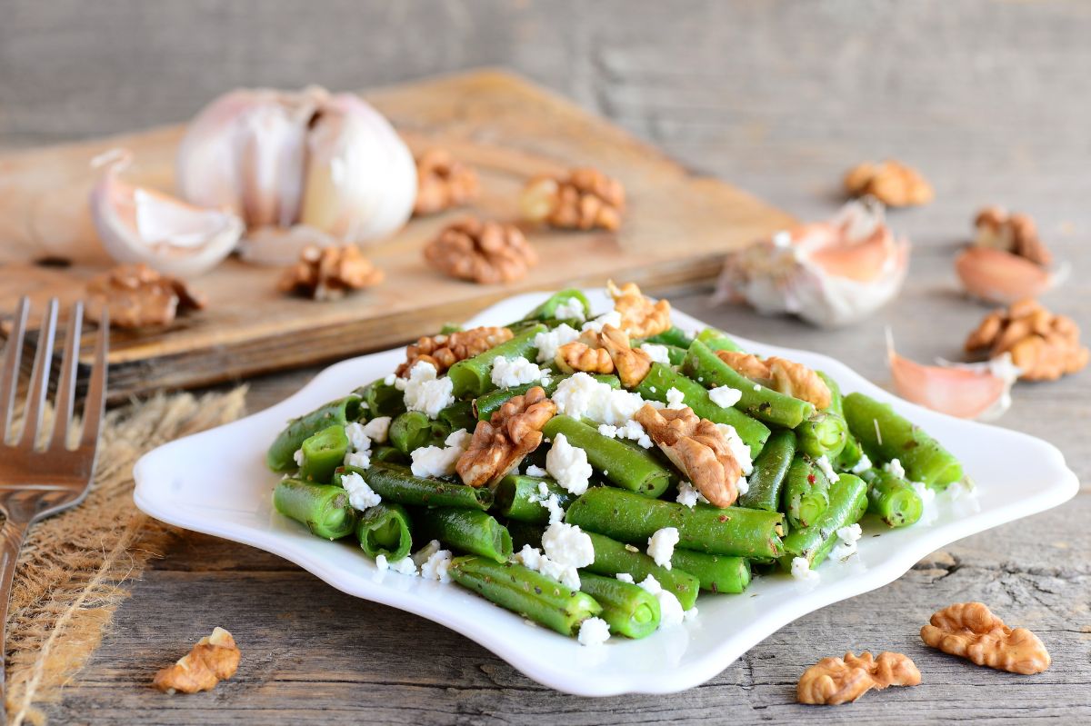 Green bean salad with citrus dressing.
