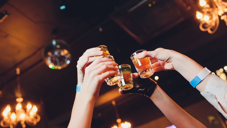 Jak odmówić alkoholu podczas spotkań towarzyskich?