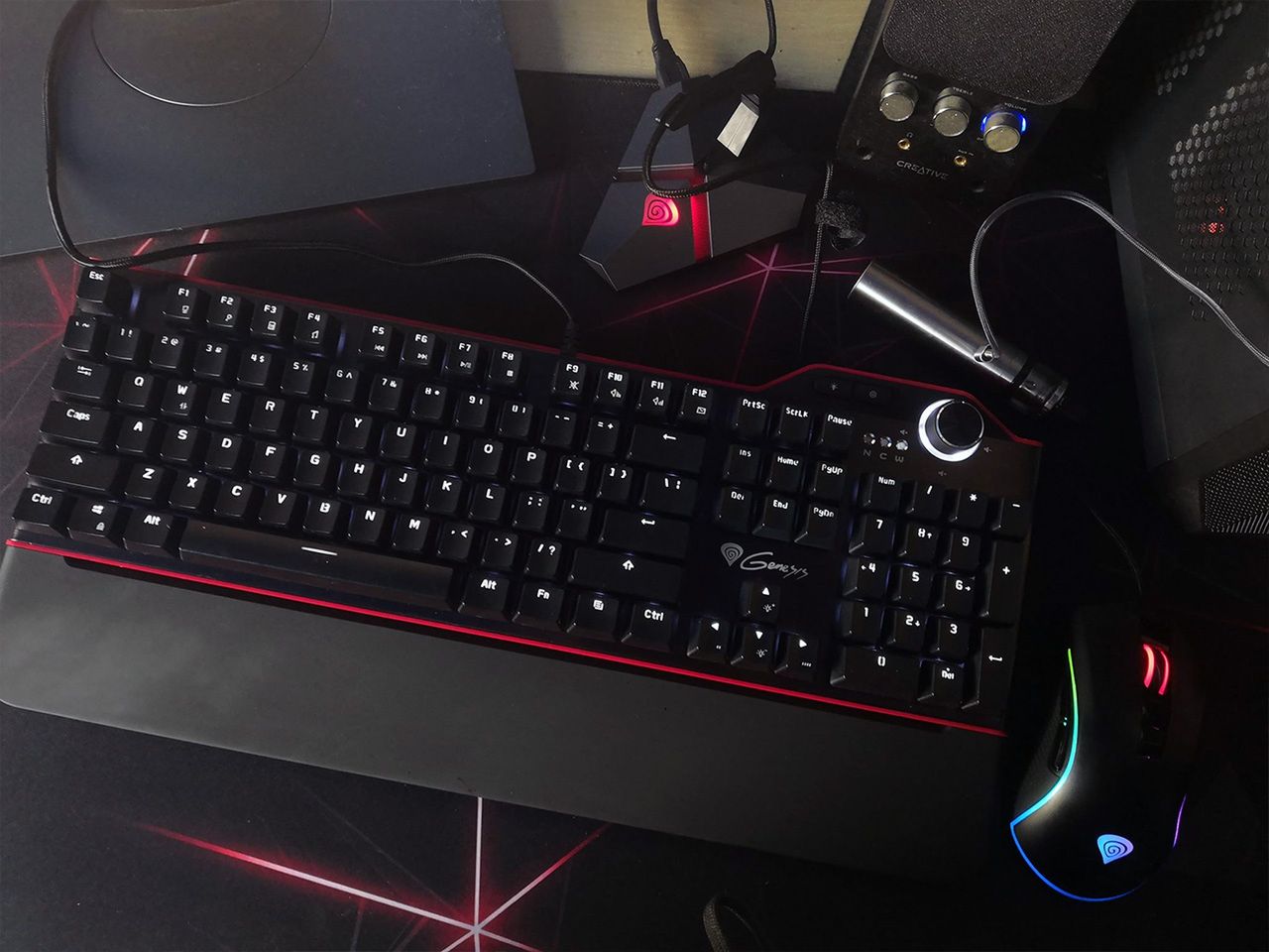 Test Genesis RX85 – pełnowymiarowa klawiatura mechaniczna z podpórką, na każdą kieszeń 3