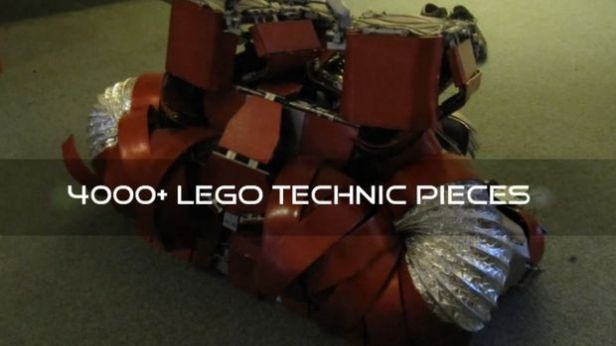 Rewelacyjny kostium DIY superbohatera w walizce [wideo] 1