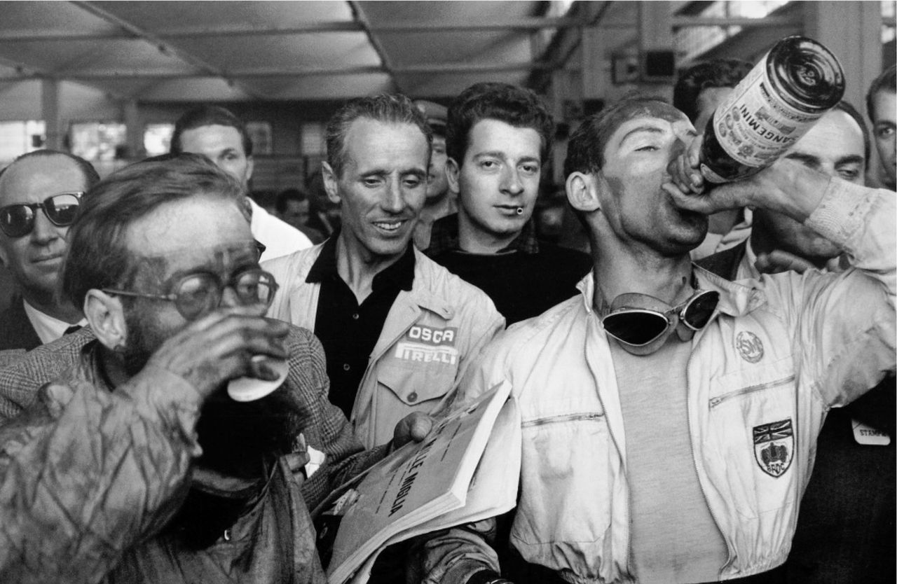 Załoga po zwycięstwie w Mille Miglia 1955