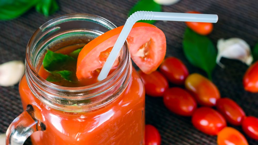 Sok pomidorowy w kartonie z dodatkiem soli