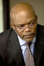 ''RoboCop'': Samuel L. Jackson magnatem w świecie RoboCopa