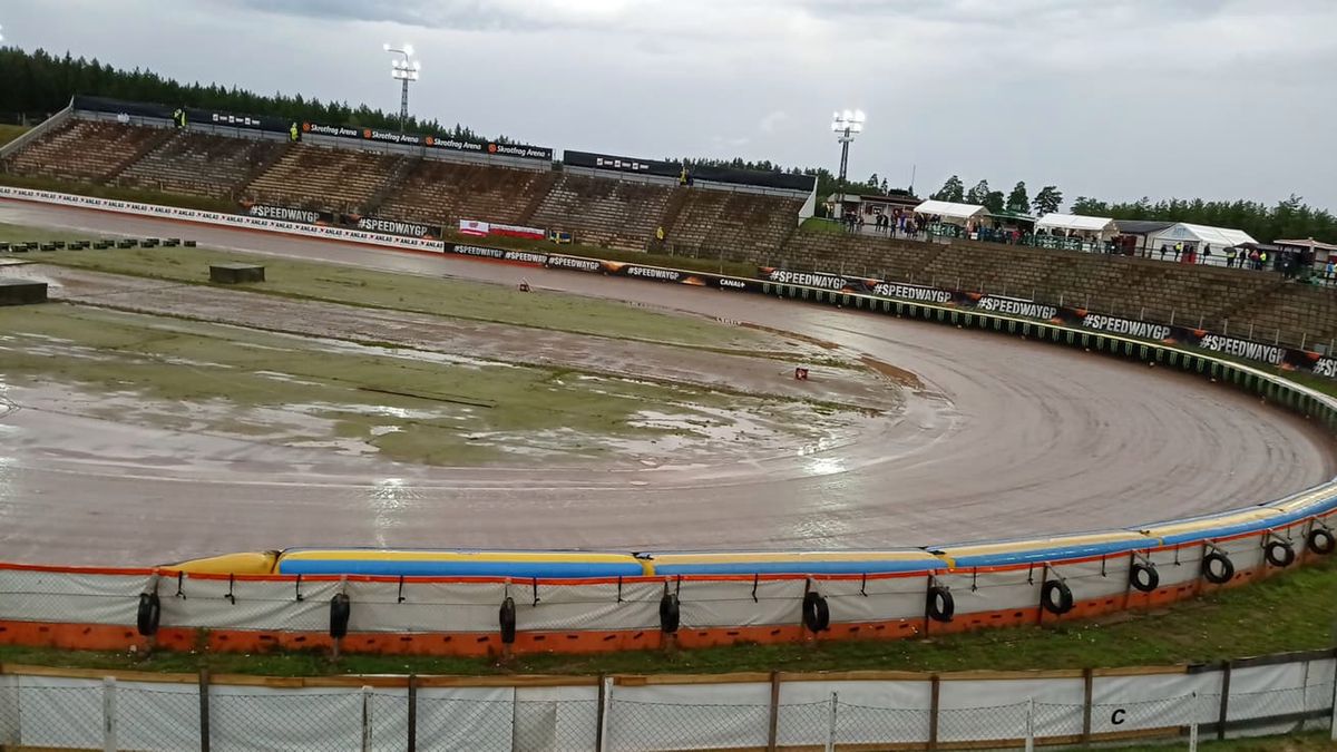 WP SportoweFakty / Stanisław Wrona / Na zdjęciu: tor żużlowy w Malilli po opadach