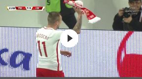 Polska - Finlandia: Grosicki podniósł i pocałował szalik