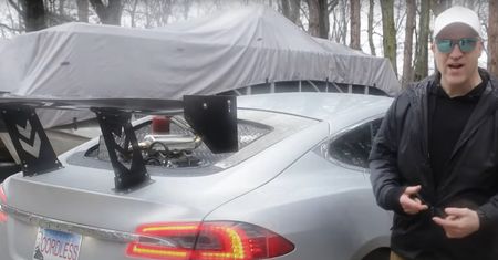 Tesla z zasięgiem 1600 km. Ciekawy projekt z istotnym szczegółem