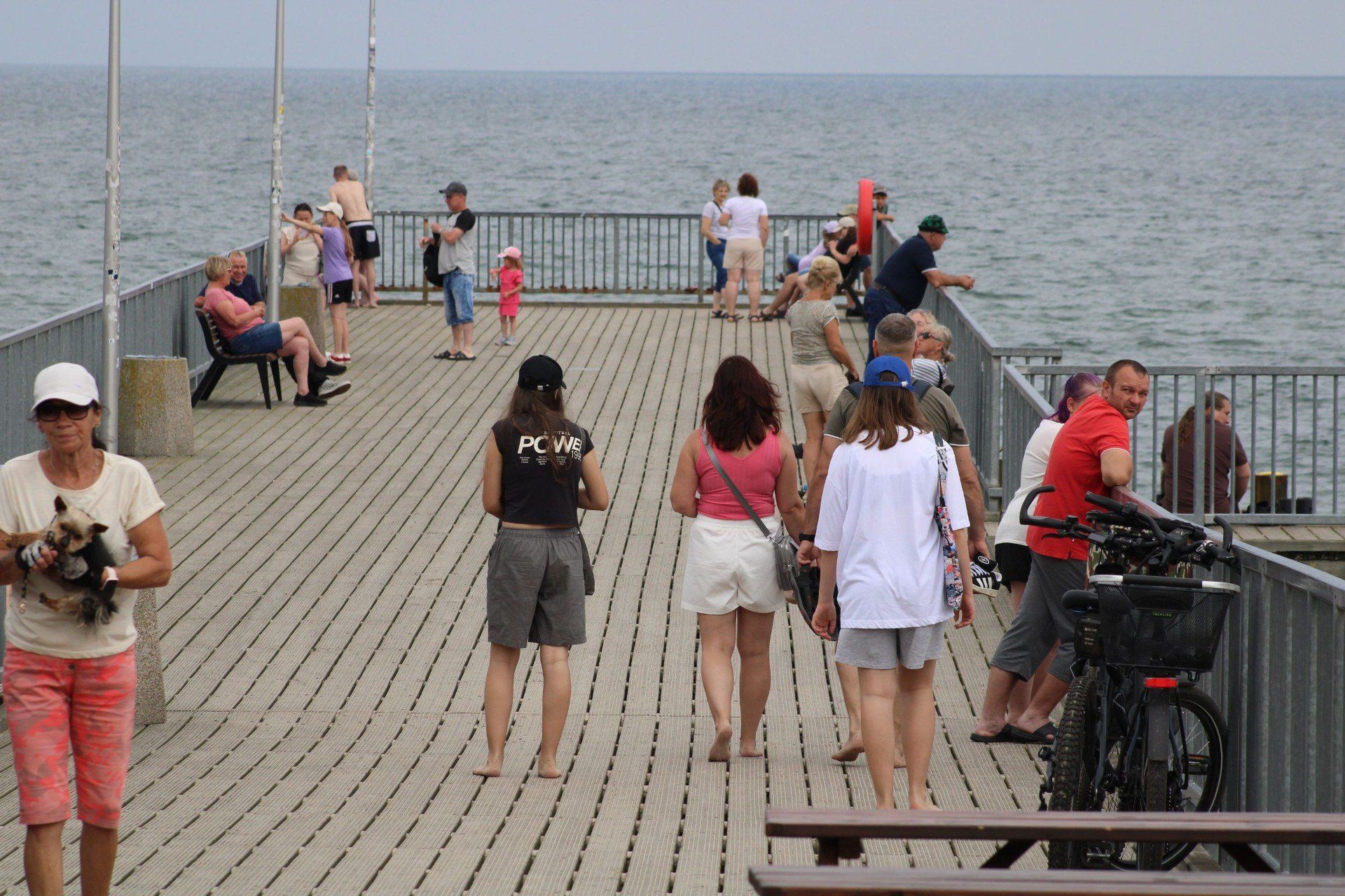 SARBINOWO CHŁOPY POZA PLAŻĄ